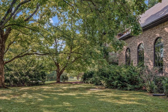 1108 Belle Meade Blvd, Nashville, TN 37205