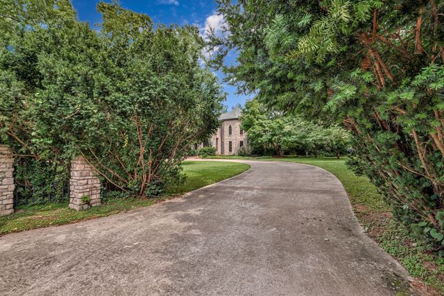 1108 Belle Meade Blvd, Nashville, TN 37205
