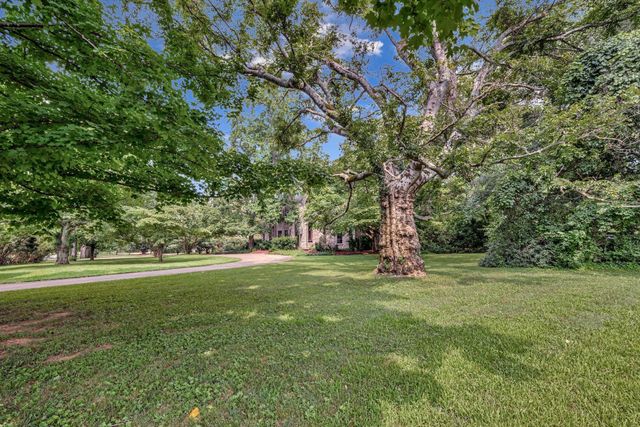 1108 Belle Meade Blvd, Nashville, TN 37205