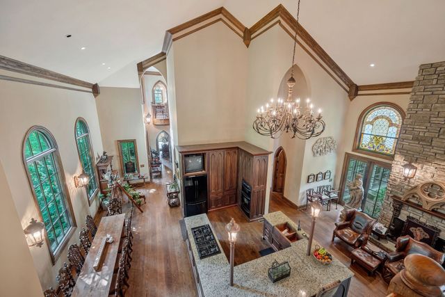 1108 Belle Meade Blvd, Nashville, TN 37205