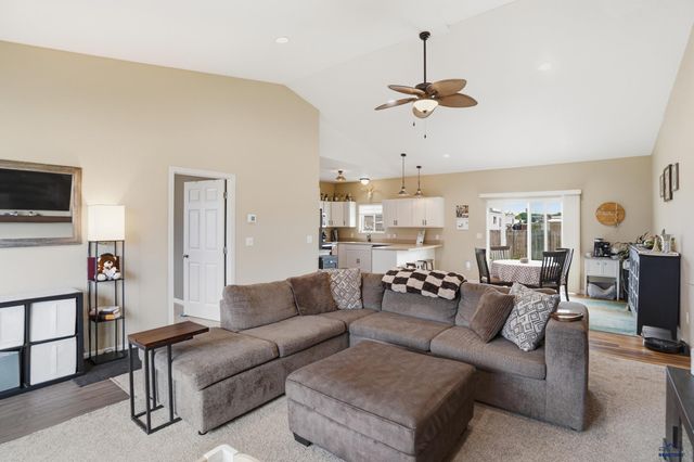 155 N WILDER BLVD, Hermosa, SD 57744
