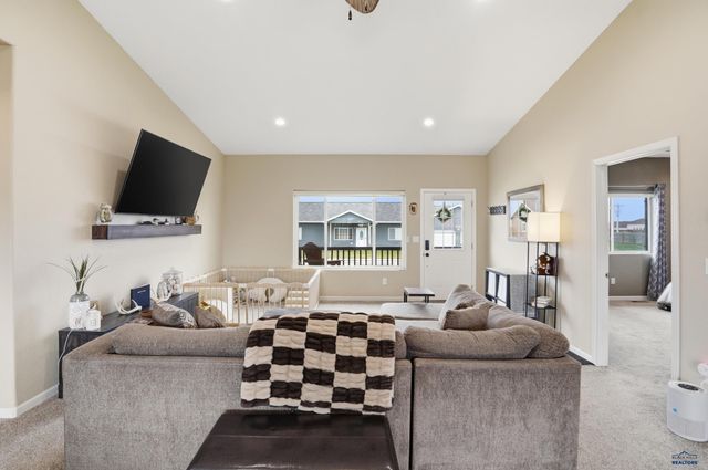 155 N WILDER BLVD, Hermosa, SD 57744