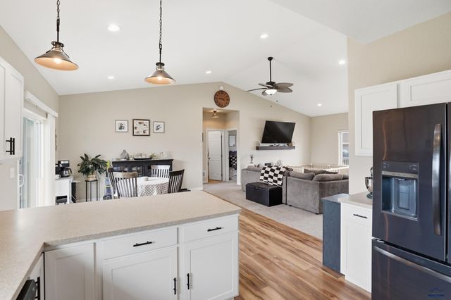 155 N WILDER BLVD, Hermosa, SD 57744