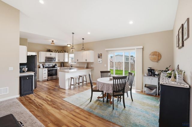 155 N WILDER BLVD, Hermosa, SD 57744