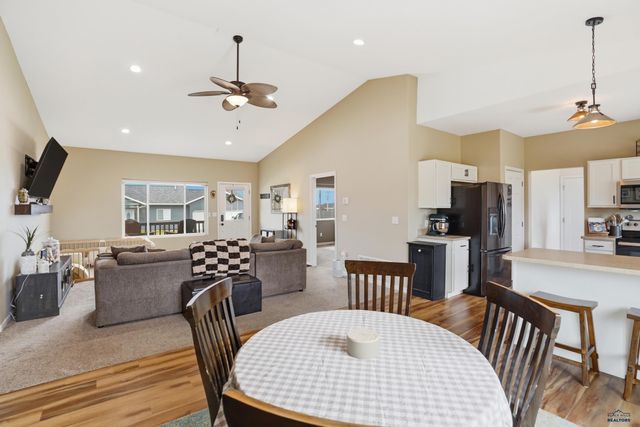 155 N WILDER BLVD, Hermosa, SD 57744