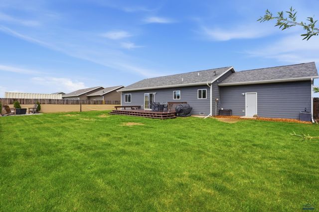 155 N WILDER BLVD, Hermosa, SD 57744