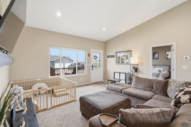 155 N WILDER BLVD, Hermosa, SD 57744