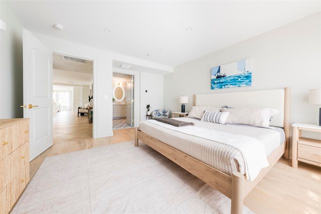 10 Brown & Howard Wharf 101, Newport, RI 02840