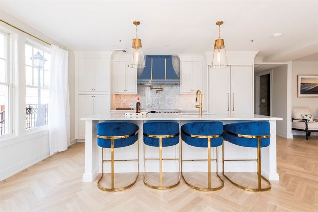 10 Brown & Howard Wharf 101, Newport, RI 02840