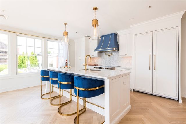 10 Brown & Howard Wharf 101, Newport, RI 02840