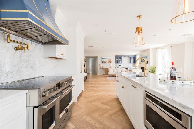 10 Brown & Howard Wharf 101, Newport, RI 02840