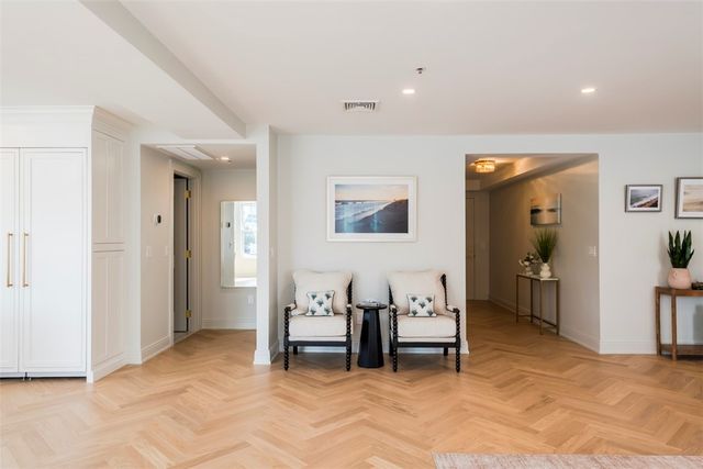 10 Brown & Howard Wharf 101, Newport, RI 02840