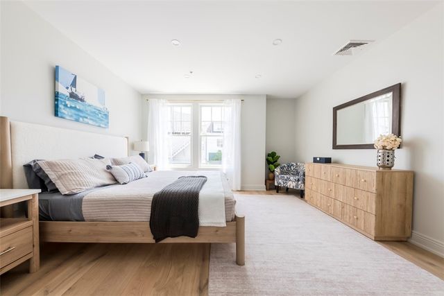 10 Brown & Howard Wharf 101, Newport, RI 02840