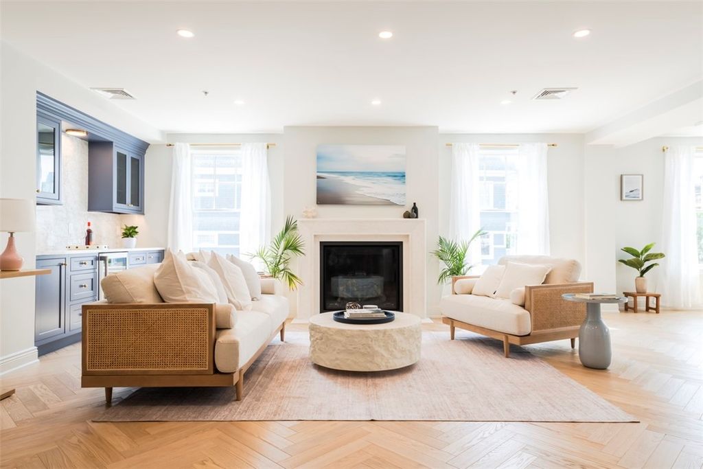 10 Brown & Howard Wharf 101, Newport, RI 02840