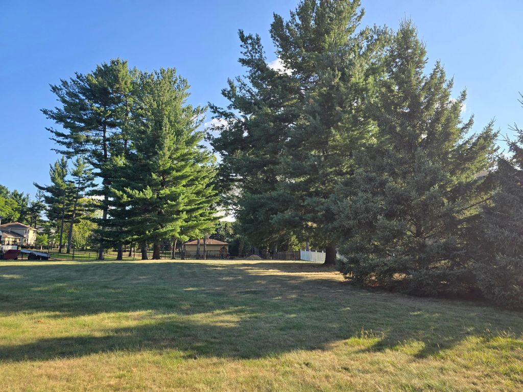 560 Fisher Cir, Vadnais Heights, MN 55127 — photo 3