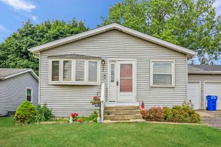 626 Dean Drive, South Elgin, IL 60177