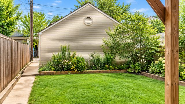 3636 N Hermitage Avenue 2, Chicago, IL 60613