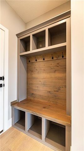 115 Teton Ridge, Lake Winnebago, MO 64034