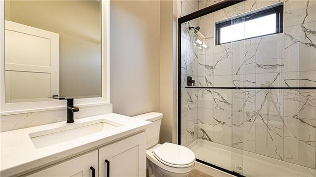 115 Teton Ridge, Lake Winnebago, MO 64034