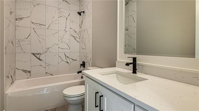 115 Teton Ridge, Lake Winnebago, MO 64034