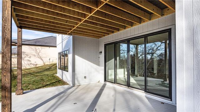 115 Teton Ridge, Lake Winnebago, MO 64034