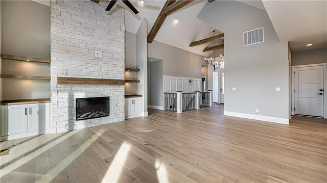 115 Teton Ridge, Lake Winnebago, MO 64034