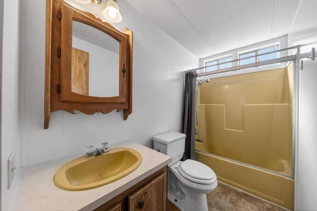 21133 Ronald Street, Anderson, CA 96007