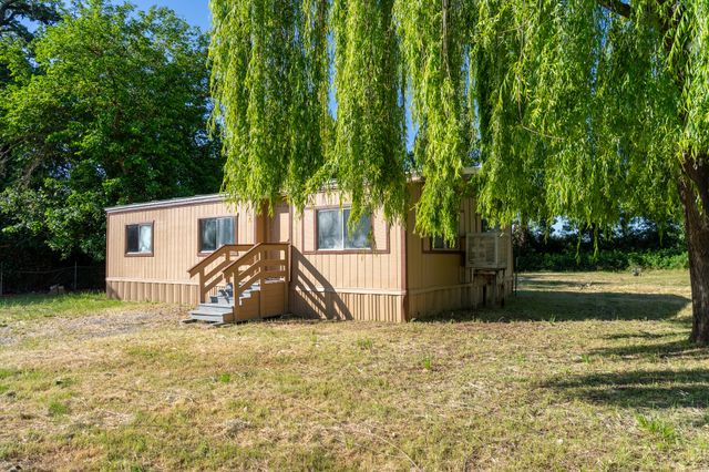 21133 Ronald Street, Anderson, CA 96007