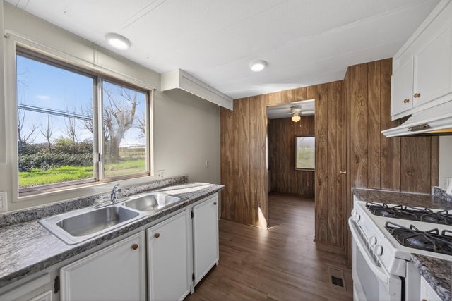 21133 Ronald Street, Anderson, CA 96007