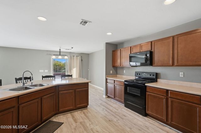 9483 S Crowley Brothers Drive, Tucson, AZ 85747