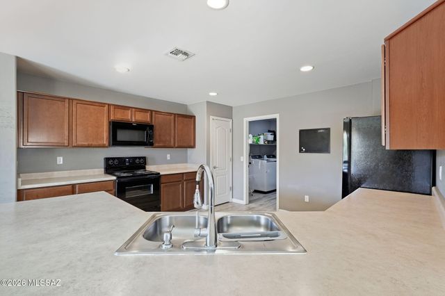 9483 S Crowley Brothers Drive, Tucson, AZ 85747