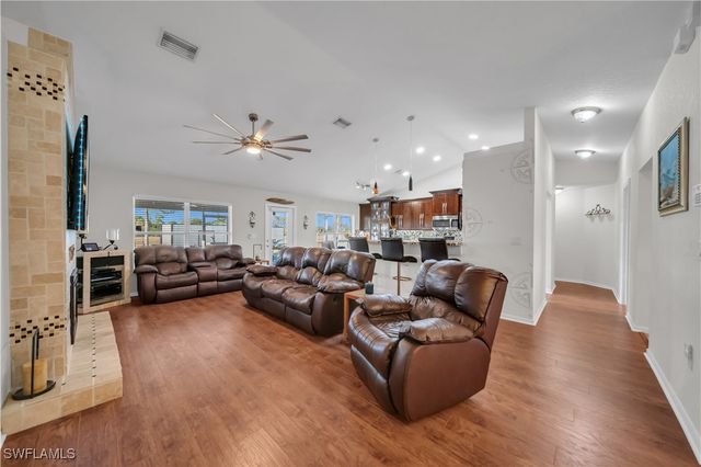 1021 NE 32nd ST, Cape Coral, FL 33909