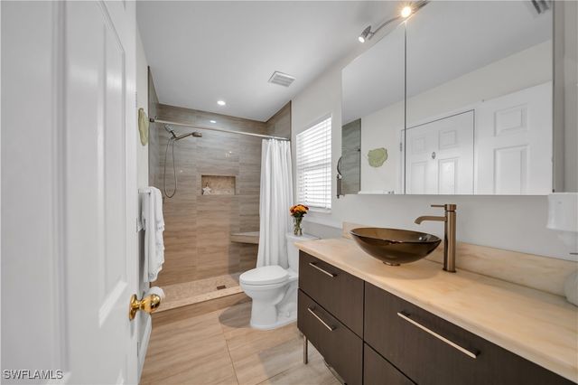 1021 NE 32nd ST, Cape Coral, FL 33909