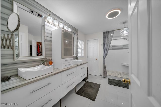 1021 NE 32nd ST, Cape Coral, FL 33909