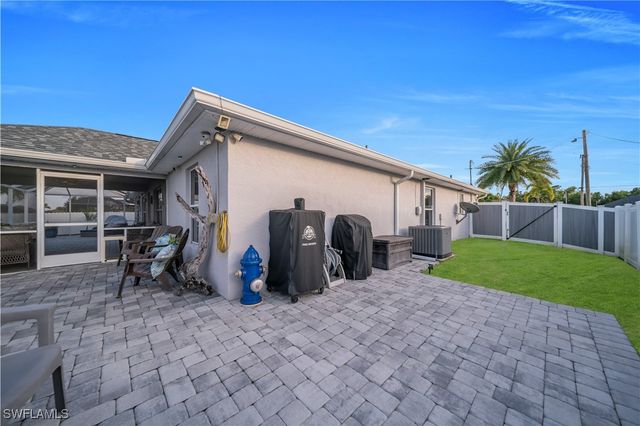 1021 NE 32nd ST, Cape Coral, FL 33909