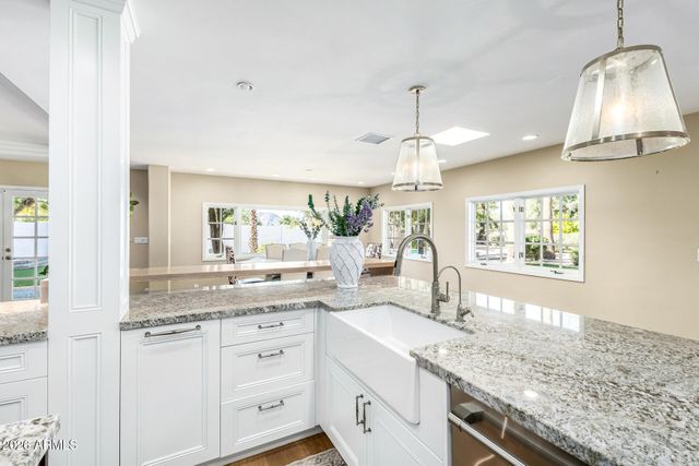 11832 N OAKHURST Way, Scottsdale, AZ 85254