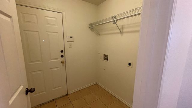 921 Simon Drive, Cedar Hill, TX 75104