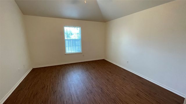 921 Simon Drive, Cedar Hill, TX 75104