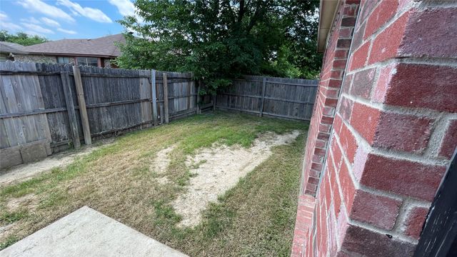 921 Simon Drive, Cedar Hill, TX 75104