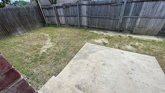 921 Simon Drive, Cedar Hill, TX 75104