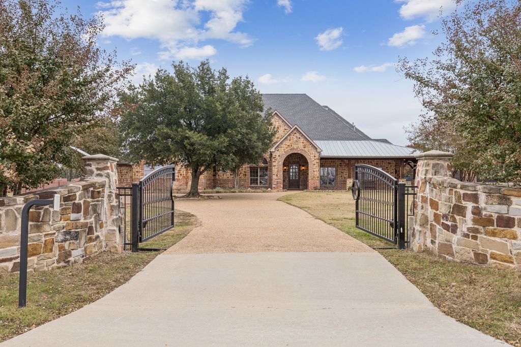 271 Dennis Bailey Lane, Heath, TX 75032