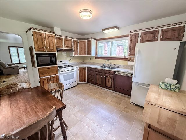 3567 williamstown Pike, Williamstown, WV 26187