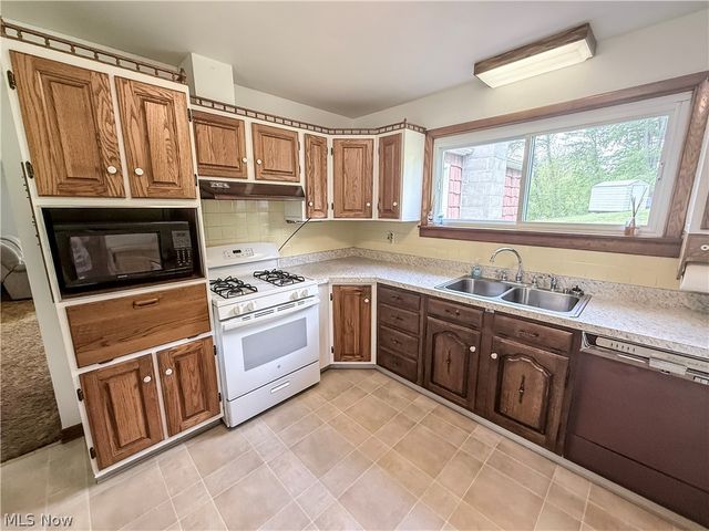 3567 williamstown Pike, Williamstown, WV 26187