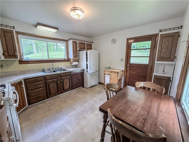 3567 williamstown Pike, Williamstown, WV 26187