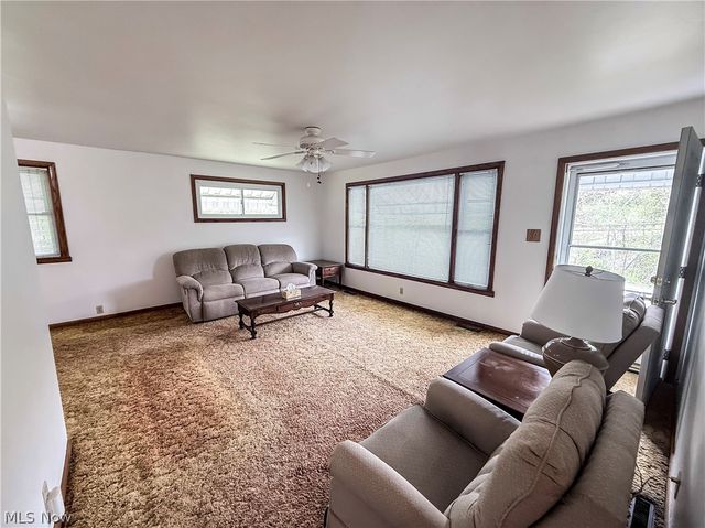 3567 williamstown Pike, Williamstown, WV 26187
