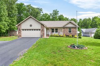 234 Stonecrest Ave, Crossville, TN 38571