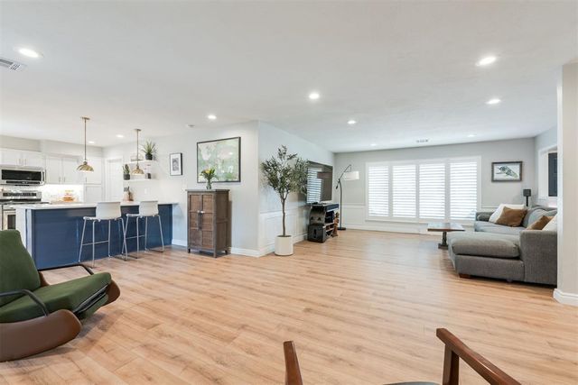 2700 Abbey Road, Oklahoma City, OK 73120