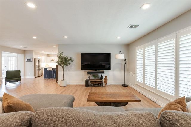 2700 Abbey Road, Oklahoma City, OK 73120