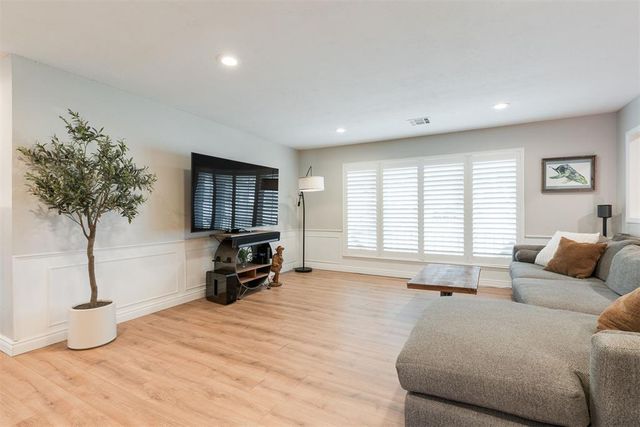 2700 Abbey Road, Oklahoma City, OK 73120