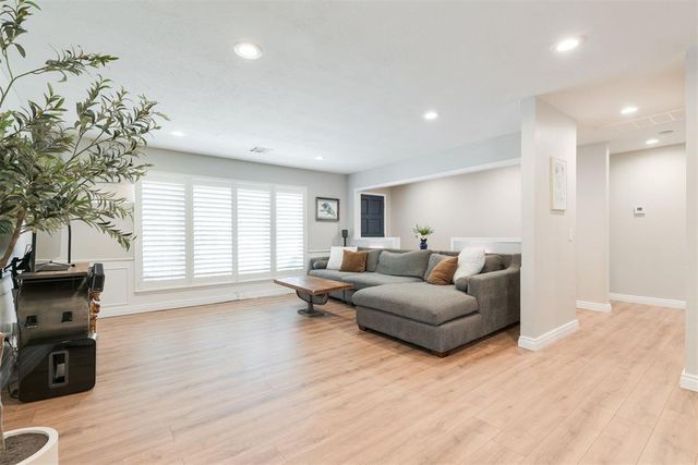 2700 Abbey Road, Oklahoma City, OK 73120